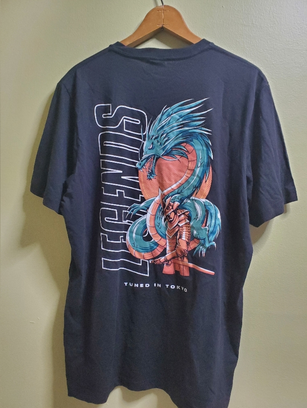 Tuned In Tokyo Legends Never Die T-Shirt Samurai Dragon Graphic Tee XL Black